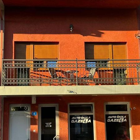 Apartmani Bulevar Cetinje Exterior foto